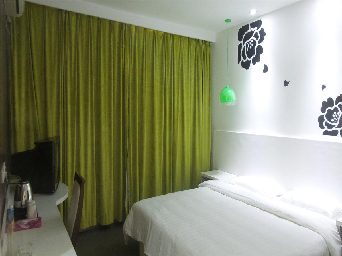 V8 Hotel Xilang Subway Branch Guangzhou Exterior photo
